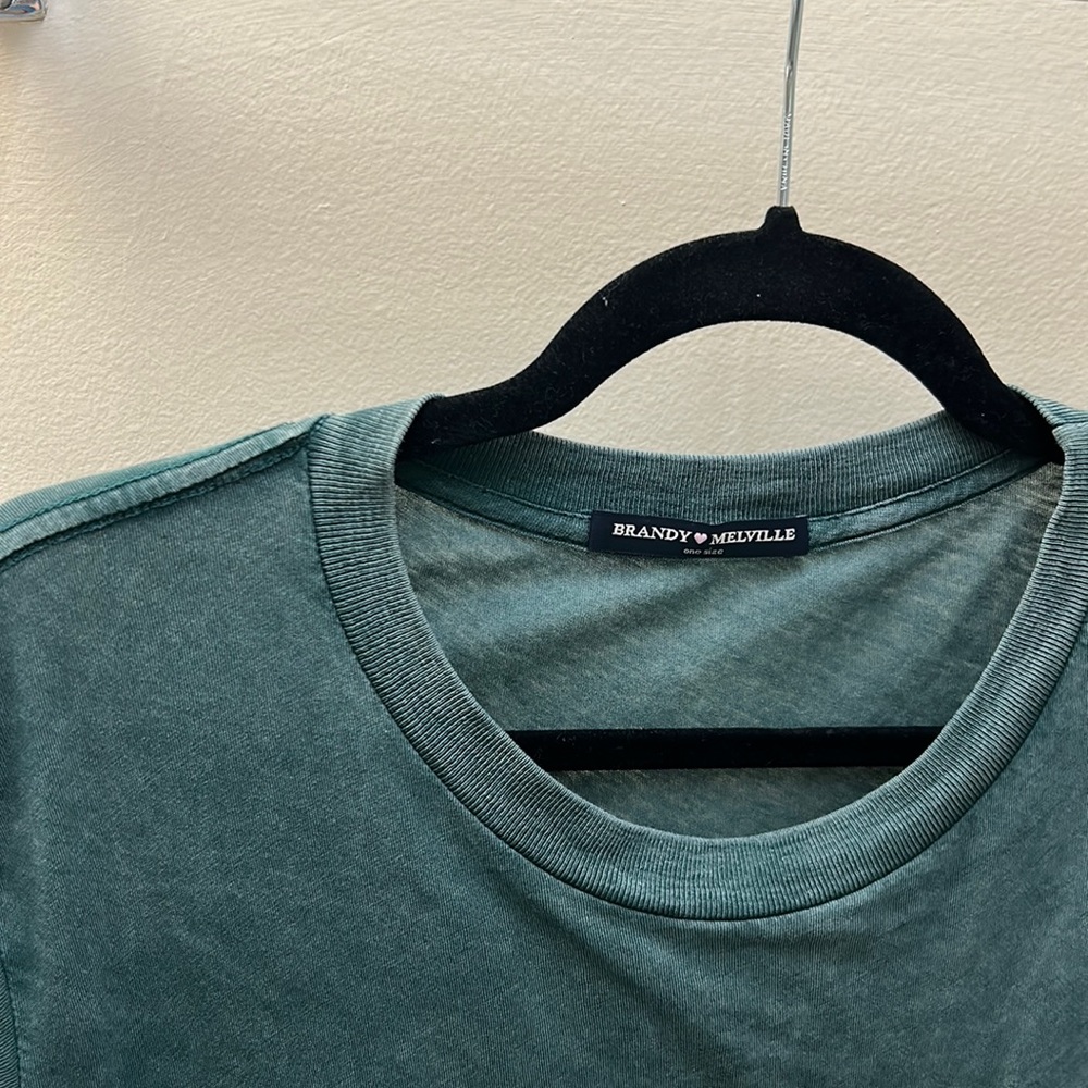 Brandy Melville tshirt